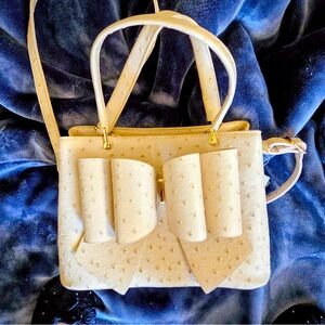 Chic Cream Bow Women's Shoulder Bag